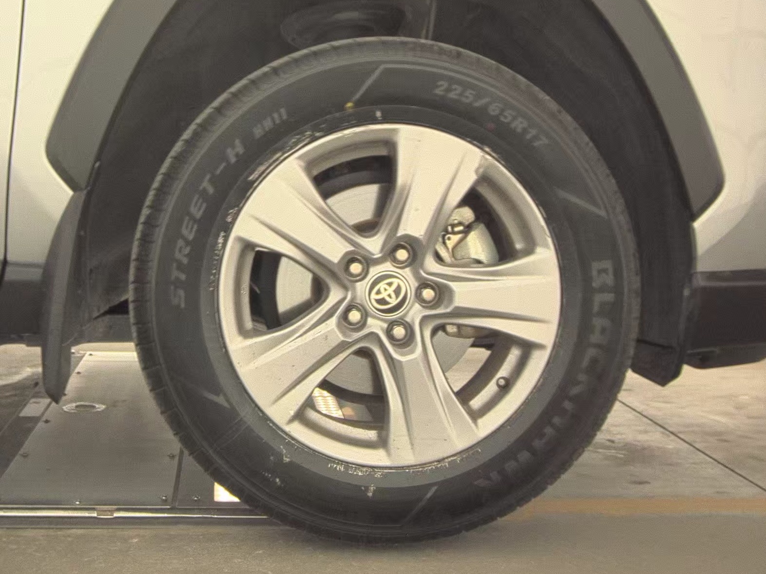 2024 Toyota RAV4 XLE FWD