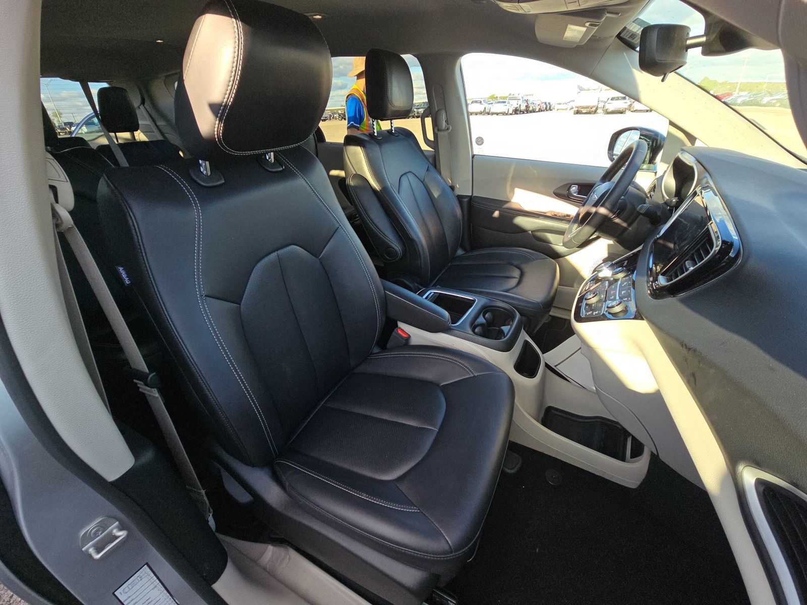 2024 Chrysler Pacifica Touring L FWD