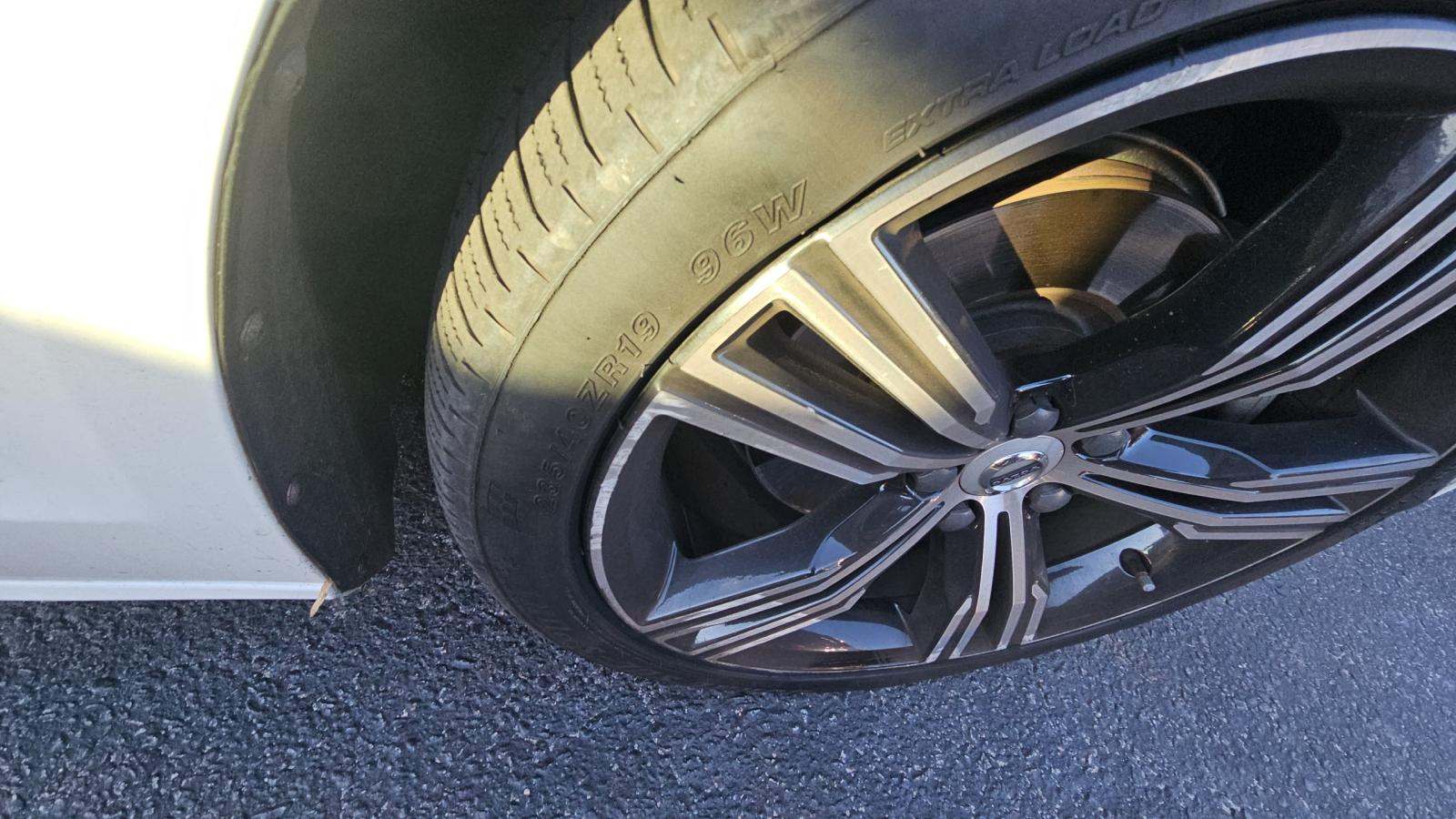 2022 Volvo S60 B5 Inscription AWD