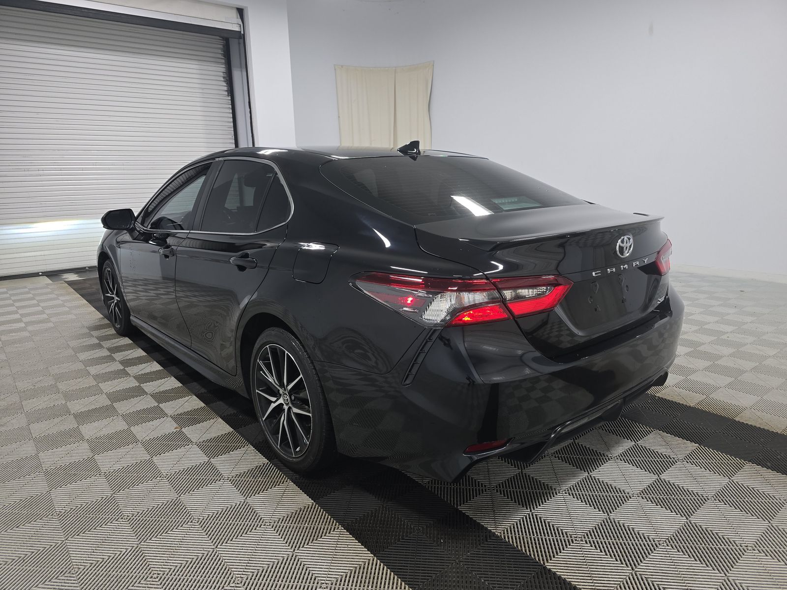 2024 Toyota Camry SE FWD