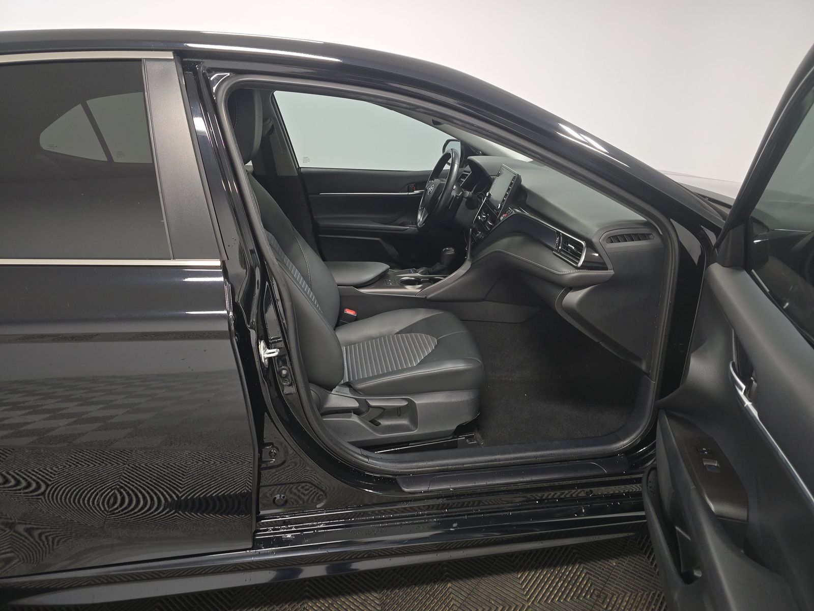 2024 Toyota Camry SE FWD