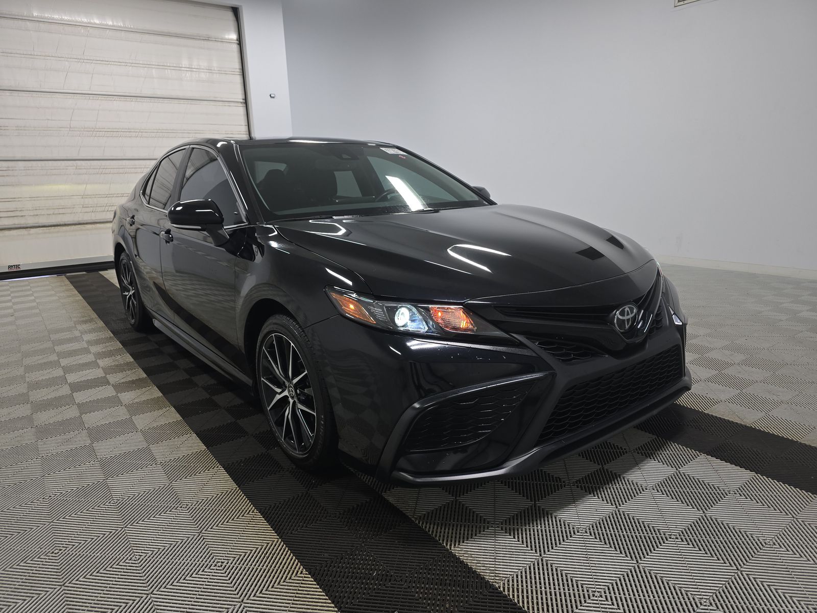 2024 Toyota Camry SE FWD