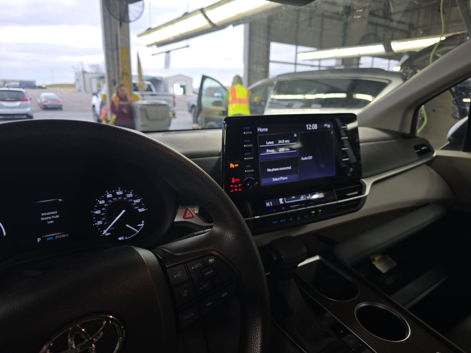 2024 Toyota Sienna LE FWD