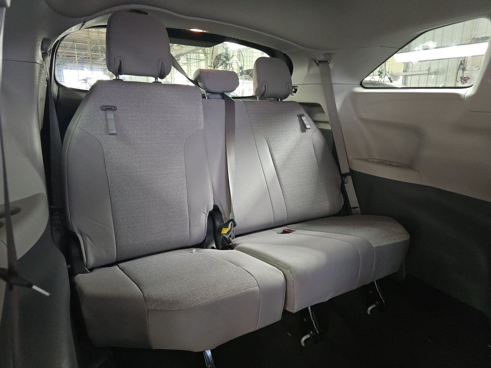 2024 Toyota Sienna LE FWD
