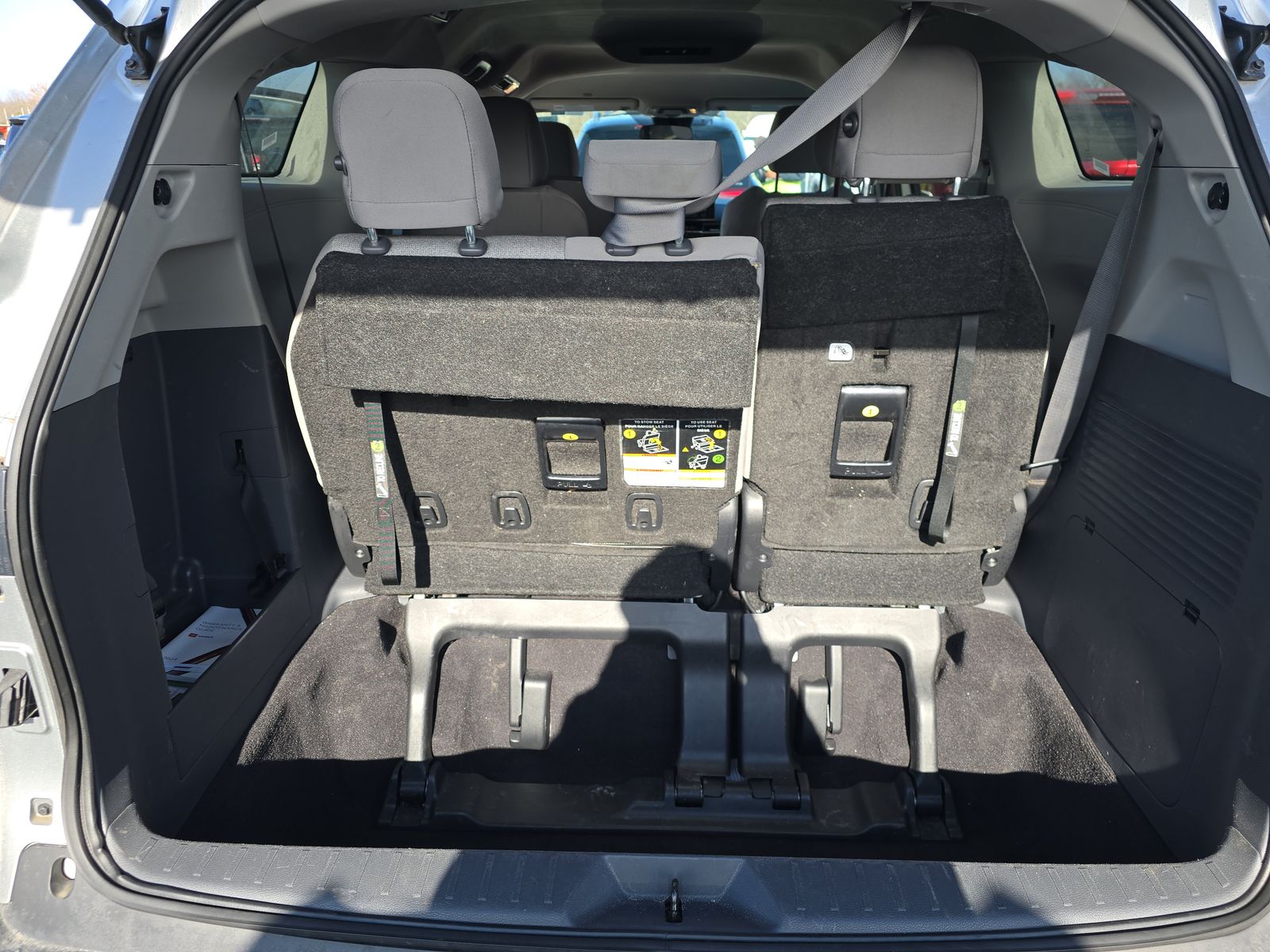 2024 Toyota Sienna LE FWD