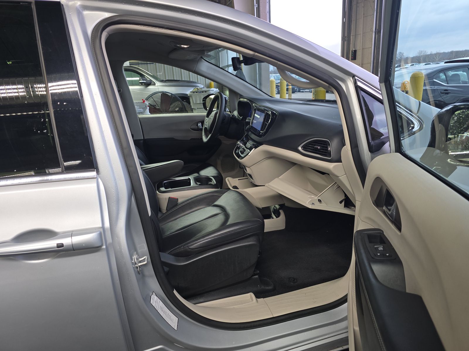 2024 Chrysler Pacifica Touring L FWD