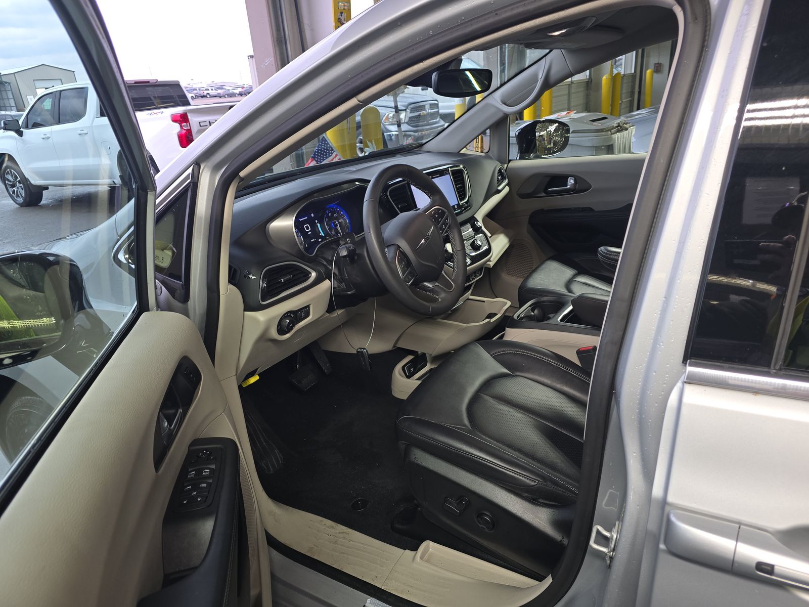 2024 Chrysler Pacifica Touring L FWD