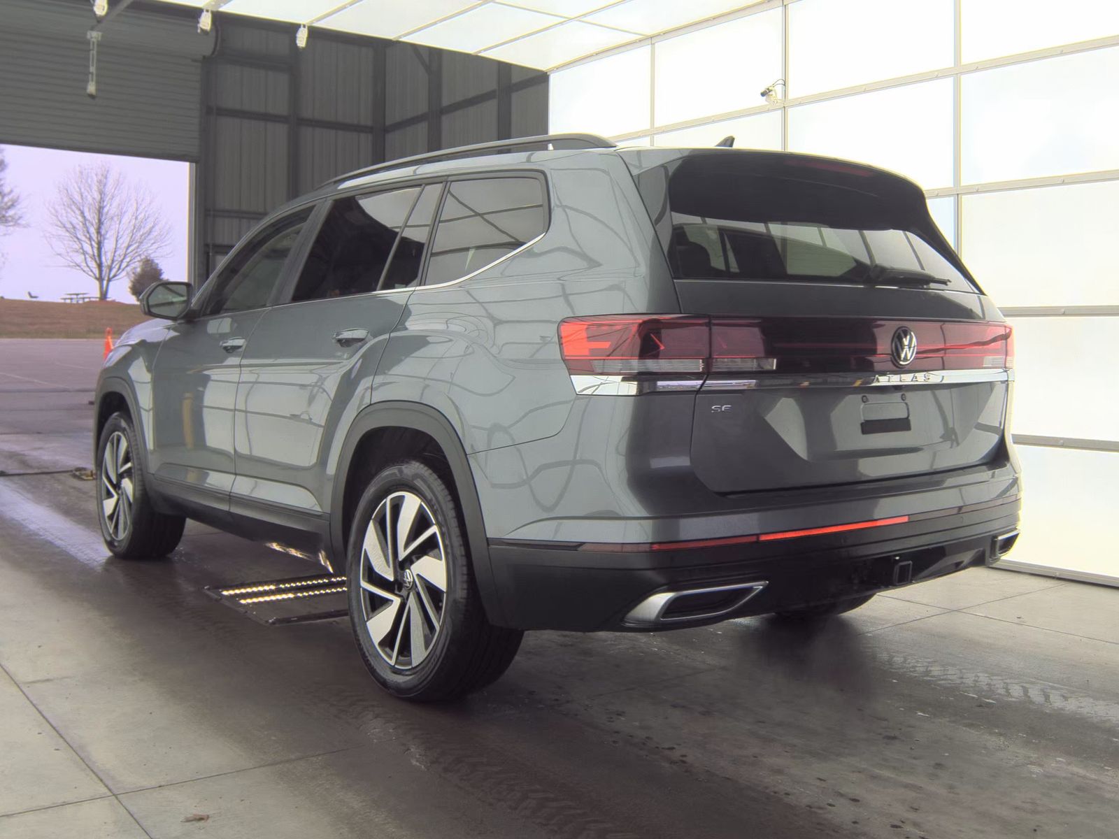 2025 Volkswagen Atlas 2.0T SE FWD