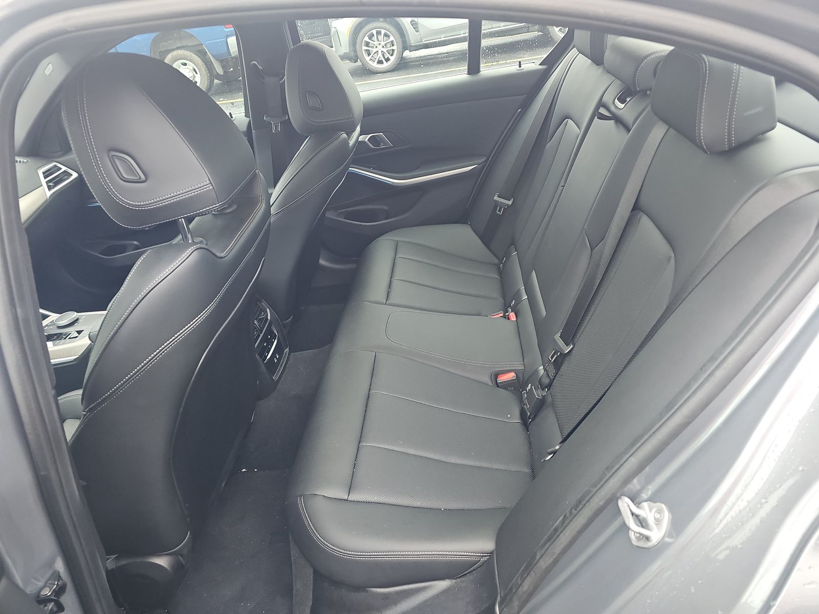 2025 BMW 3 Series 330i RWD