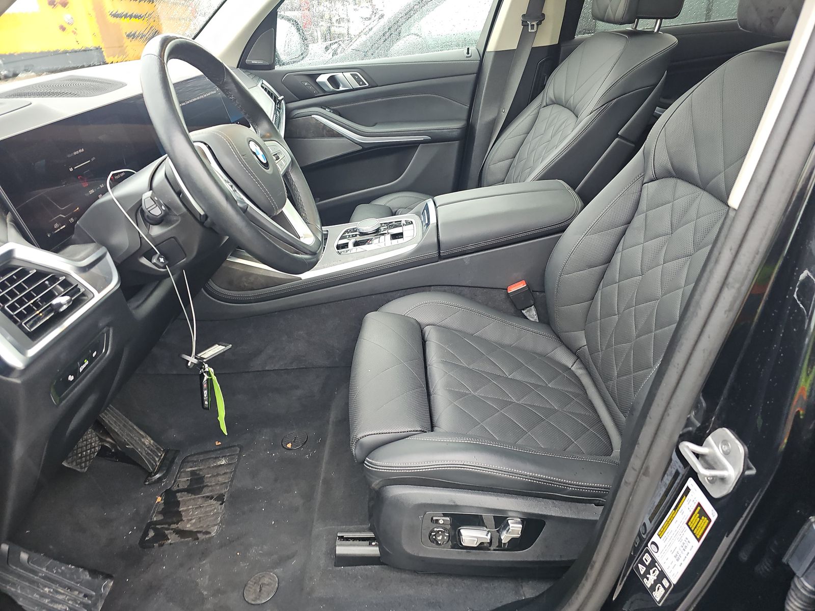 2025 BMW X7 xDrive40i AWD