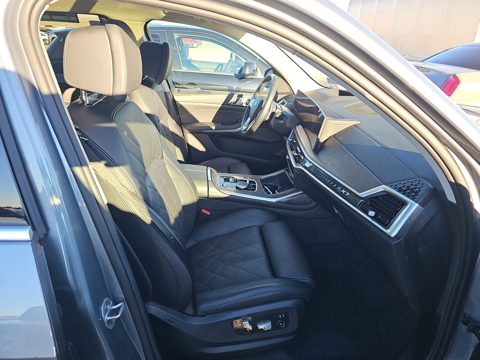 2025 BMW X7 xDrive40i AWD