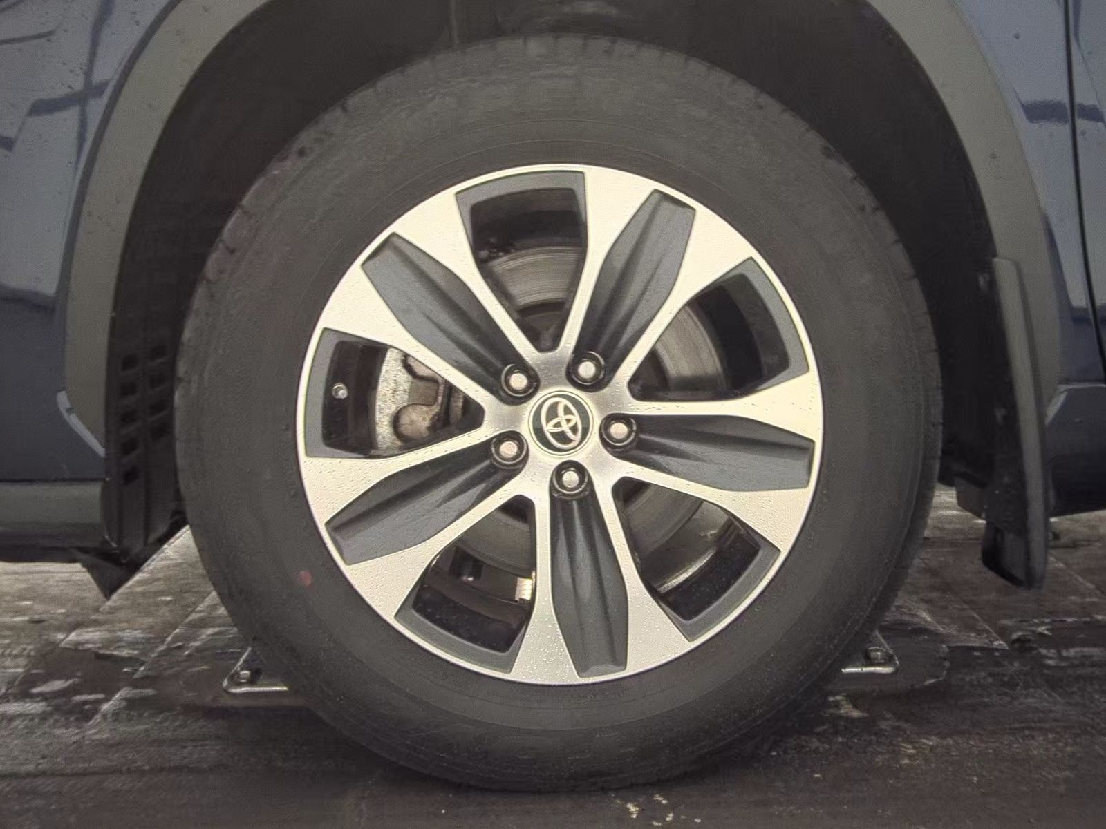 2022 Toyota Highlander XLE AWD