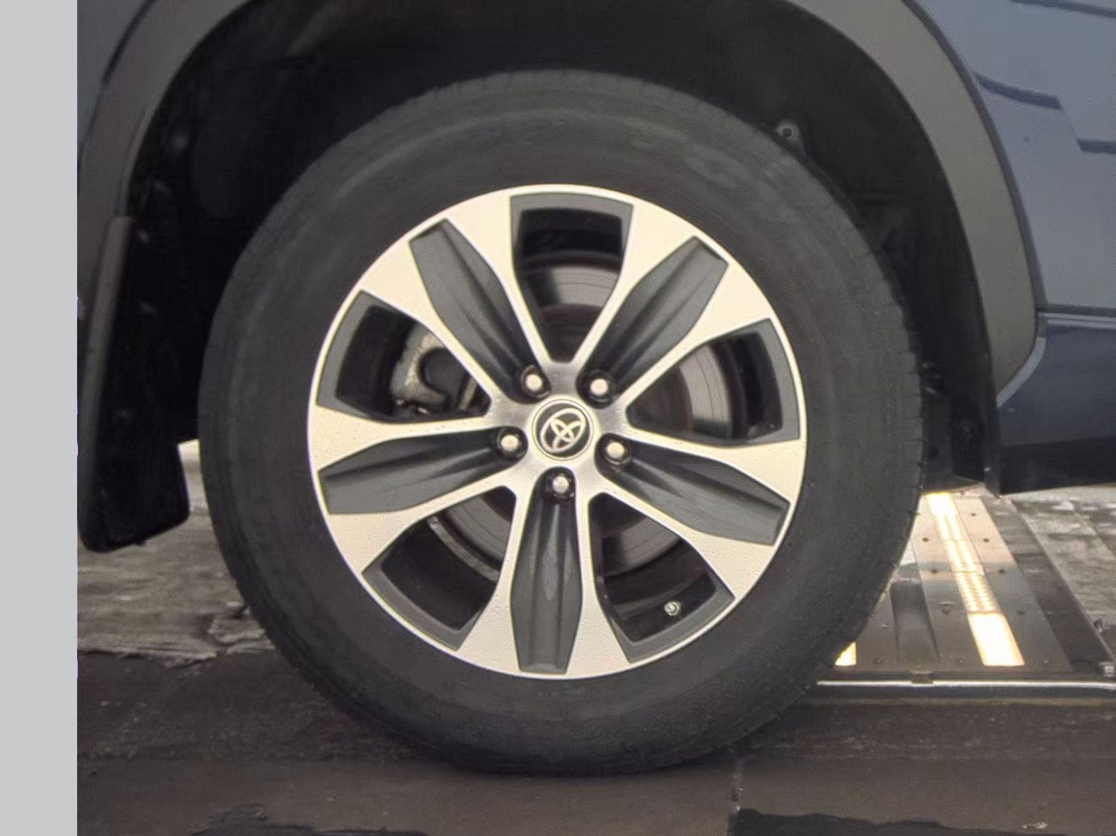 2022 Toyota Highlander XLE AWD