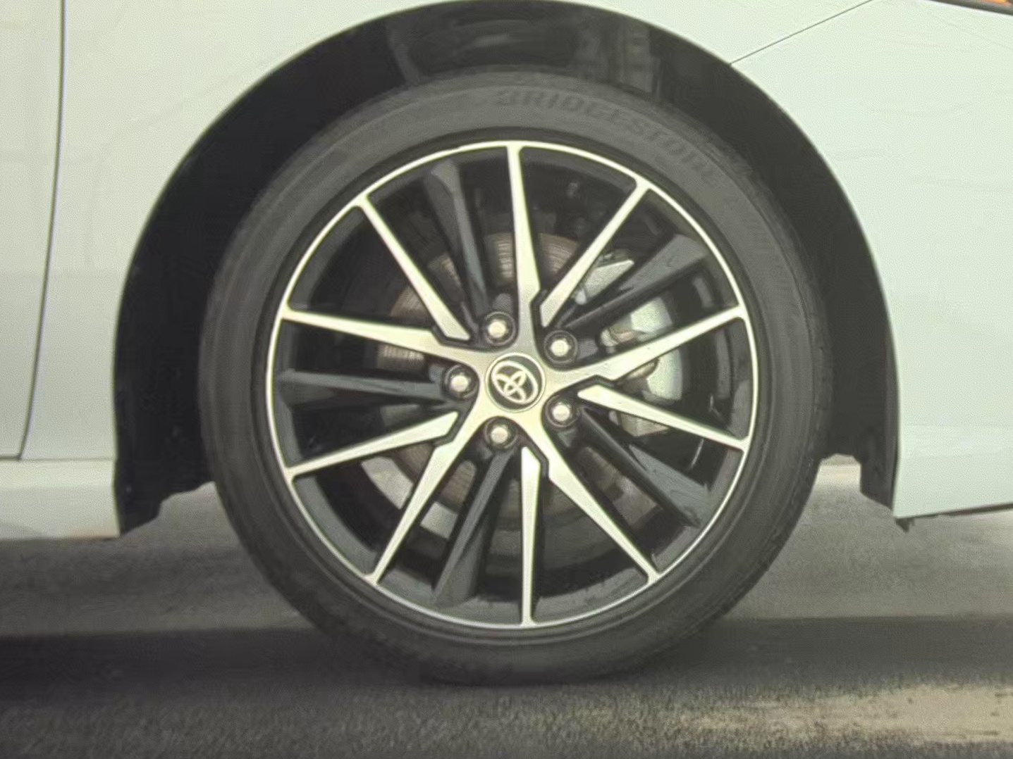 2024 Toyota Camry SE FWD