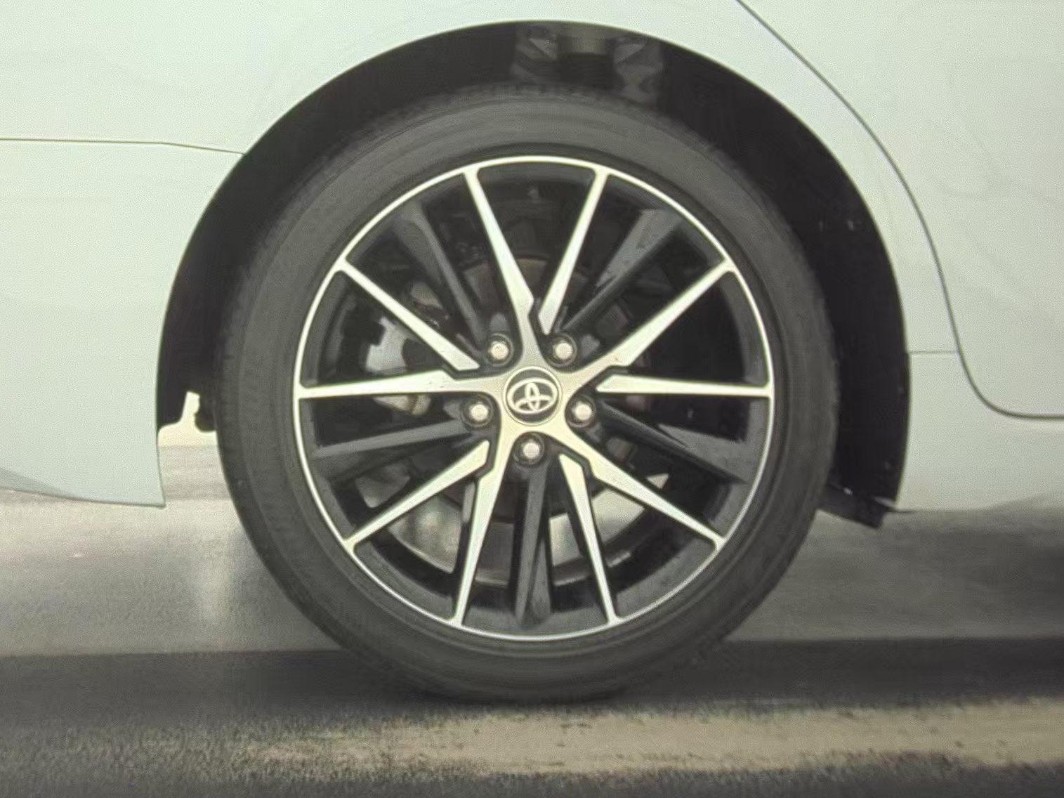 2024 Toyota Camry SE FWD