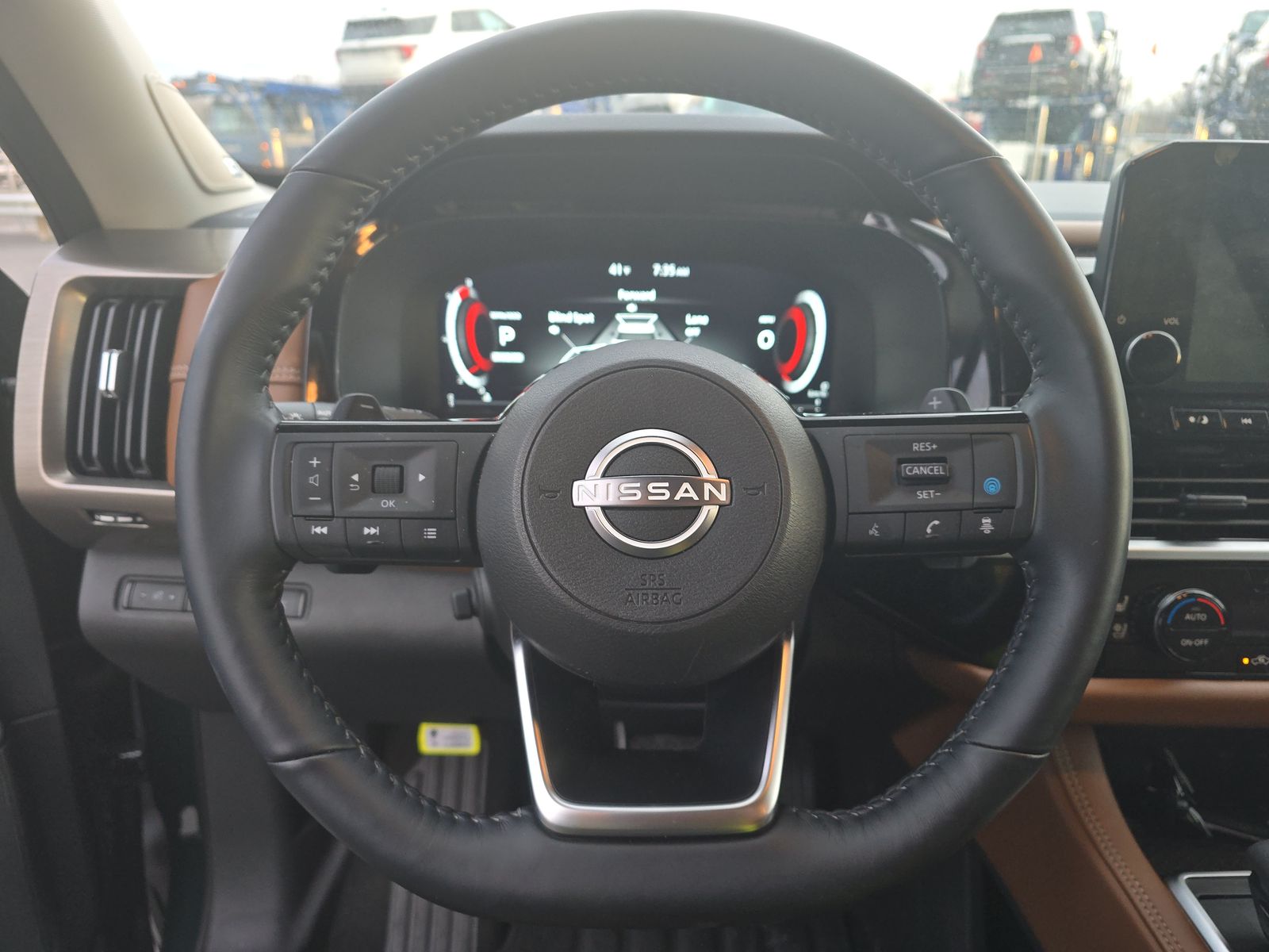 2024 Nissan Pathfinder Platinum FWD