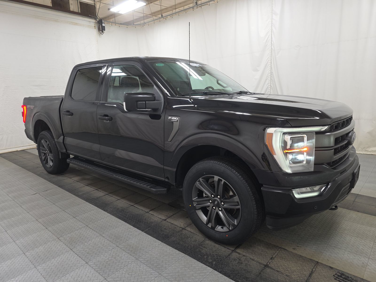2023 Ford F-150 Lariat AWD