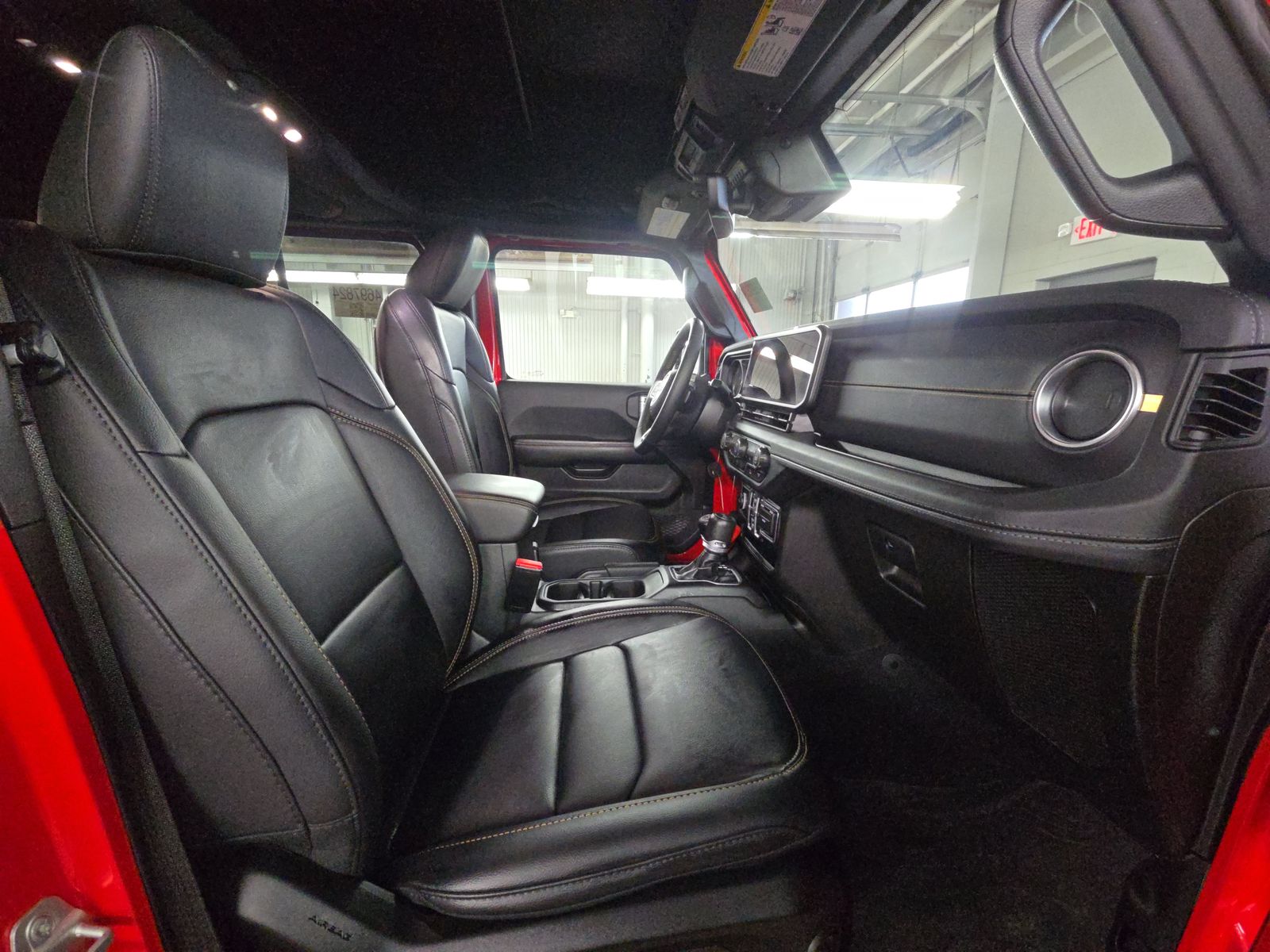 2024 Jeep Wrangler Sahara AWD