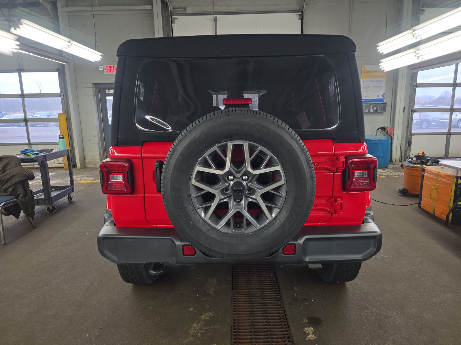 2024 Jeep Wrangler Sahara AWD