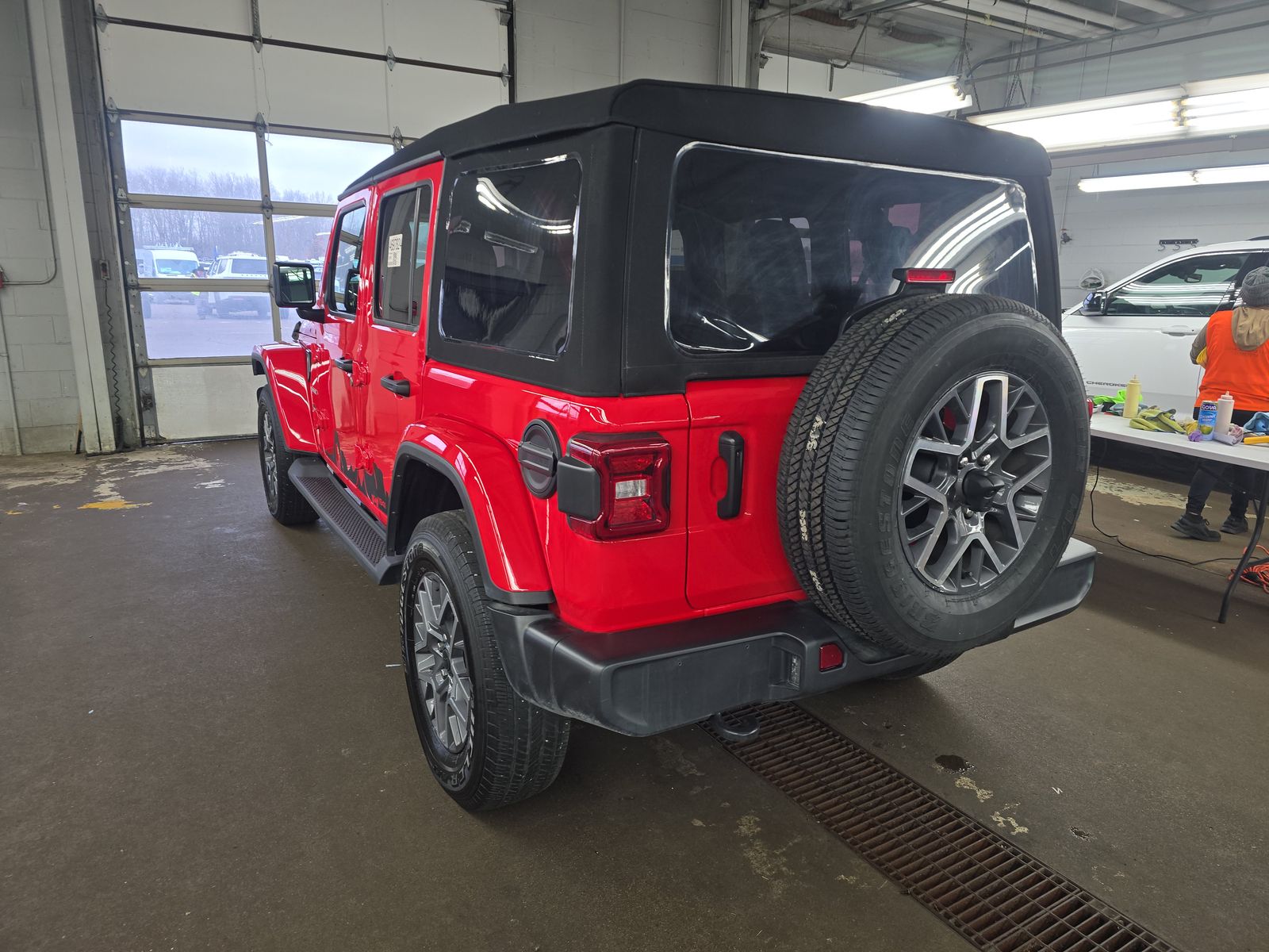 2024 Jeep Wrangler Sahara AWD