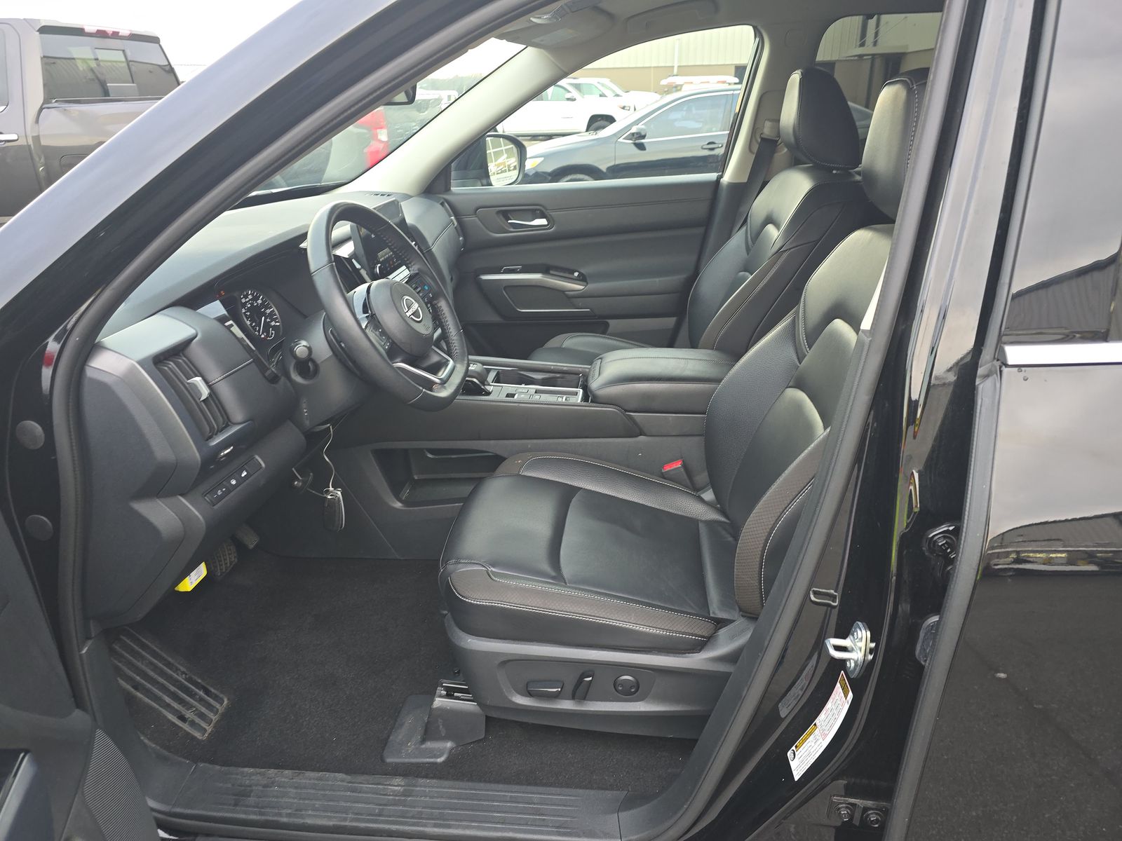 2024 Nissan Pathfinder SL FWD