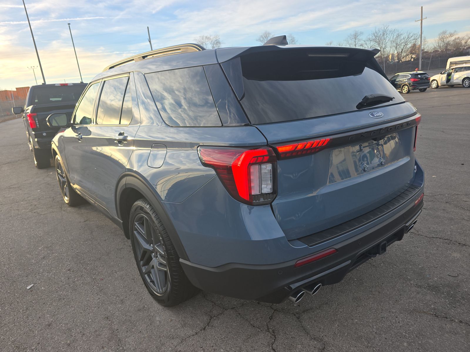 2025 Ford Explorer ST RWD