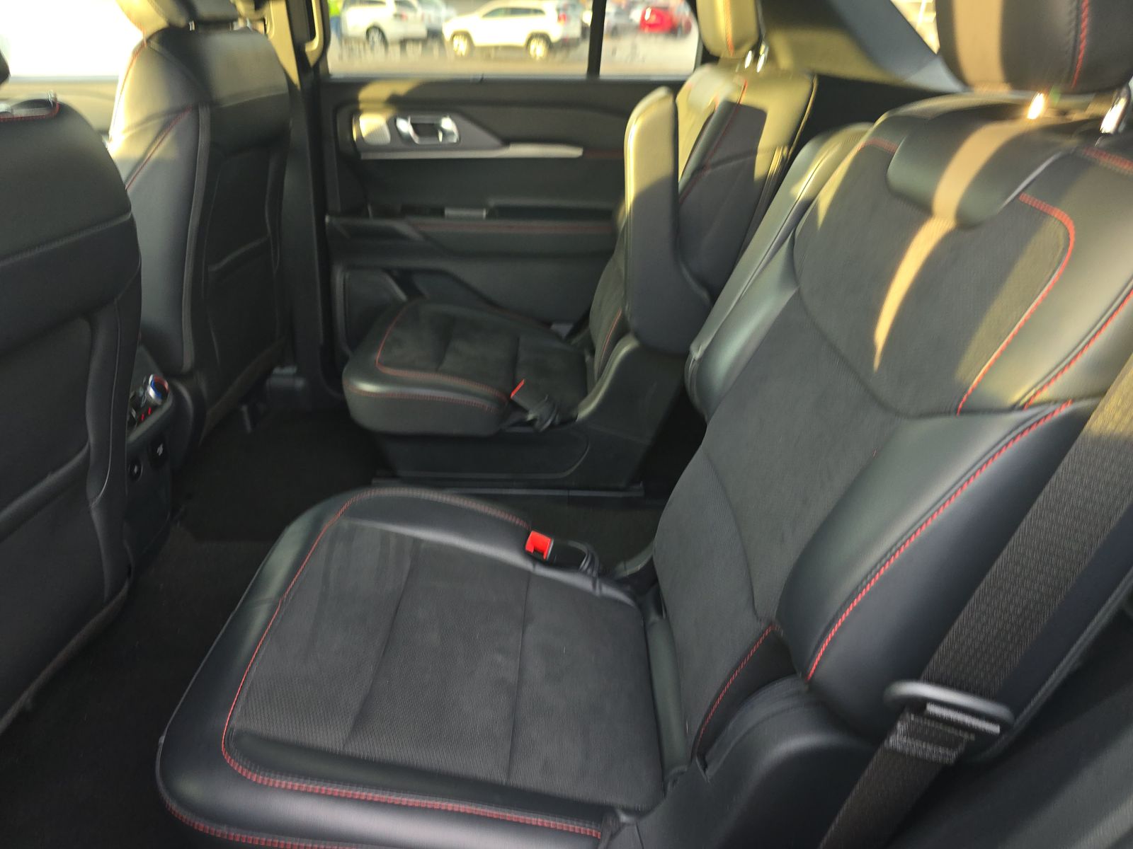 2025 Ford Explorer ST RWD