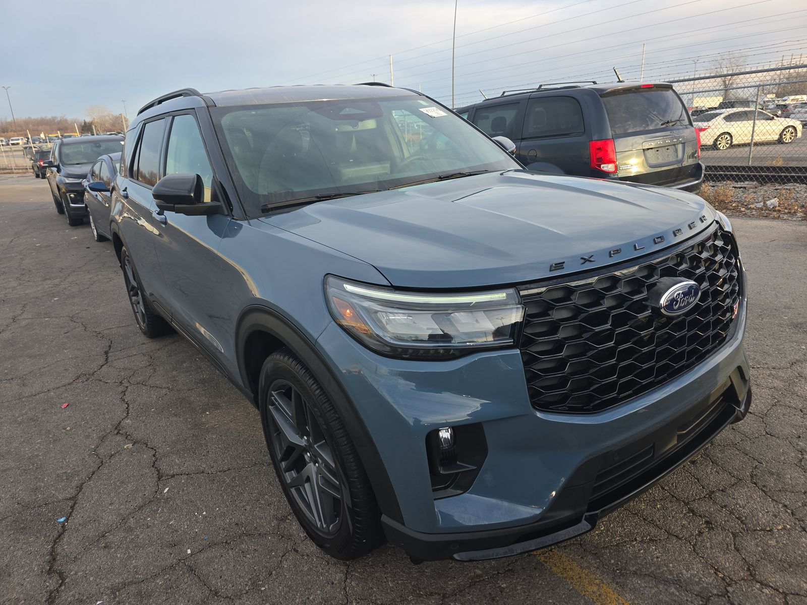 2025 Ford Explorer ST RWD