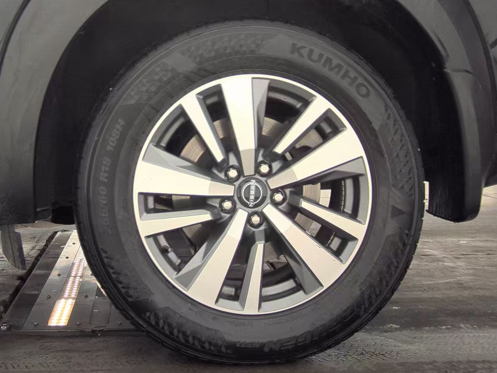 2024 Nissan Pathfinder SL FWD