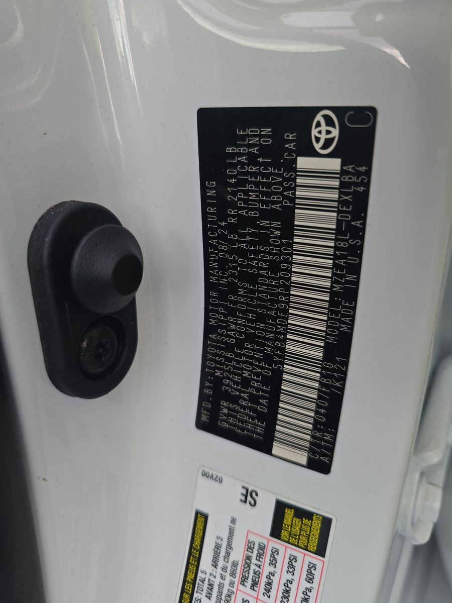 2024 Toyota Corolla LE FWD