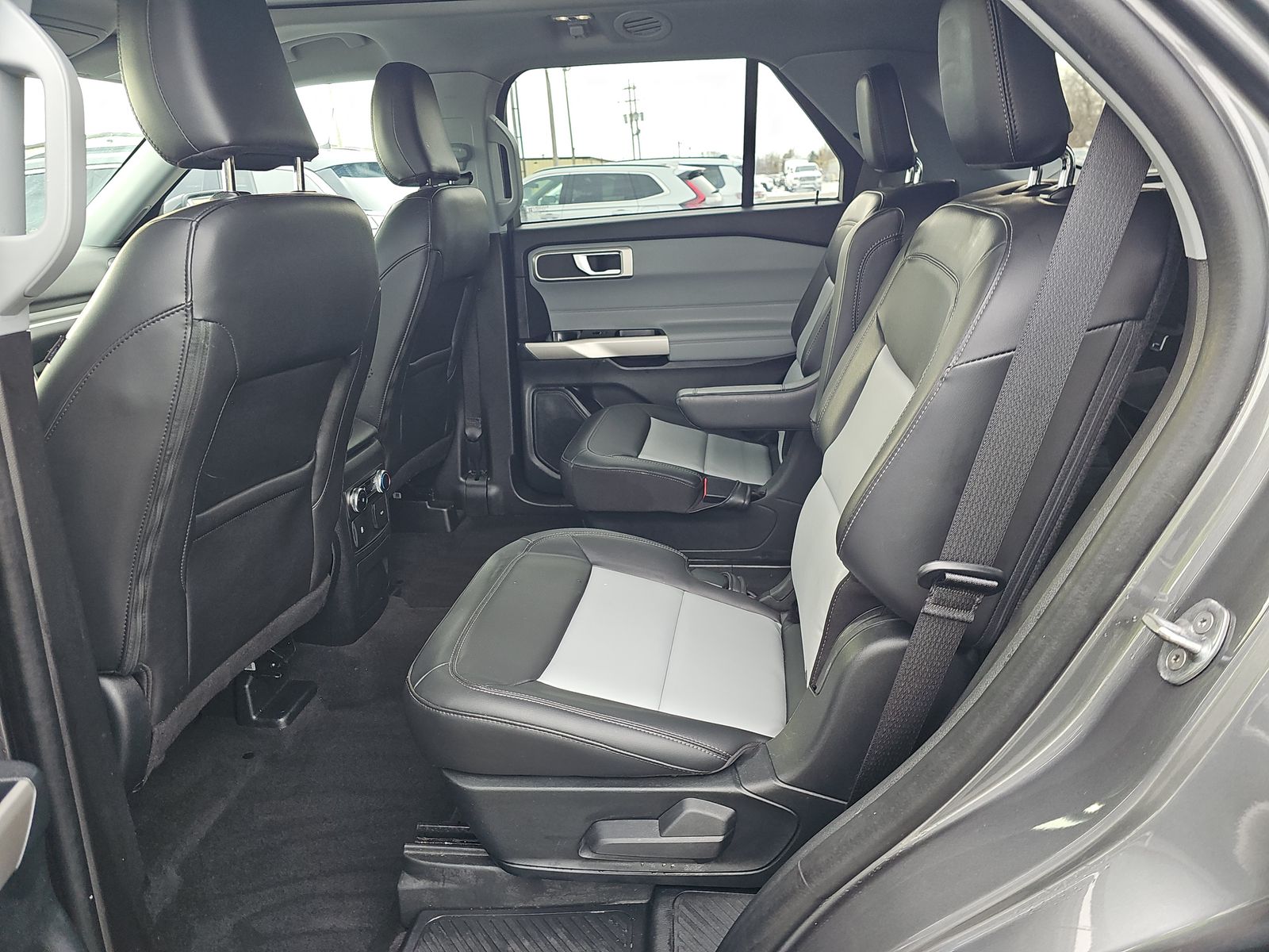 2023 Ford Explorer XLT AWD