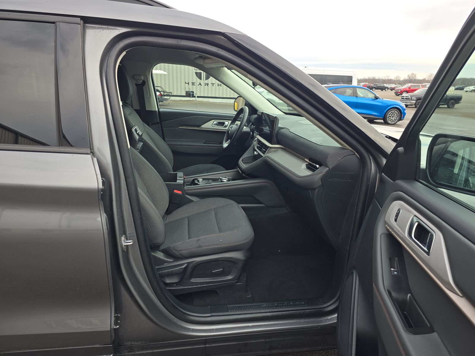 2025 Ford Explorer Active AWD