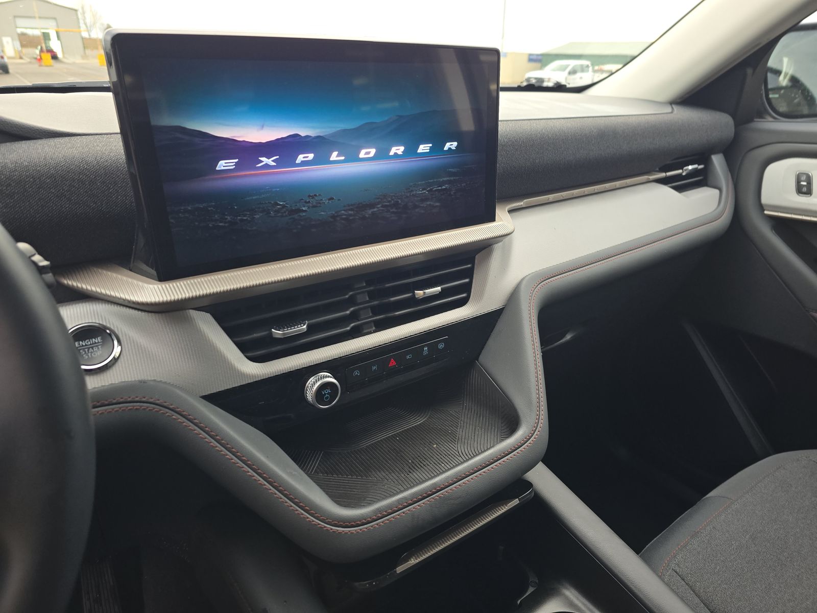 2025 Ford Explorer Active AWD