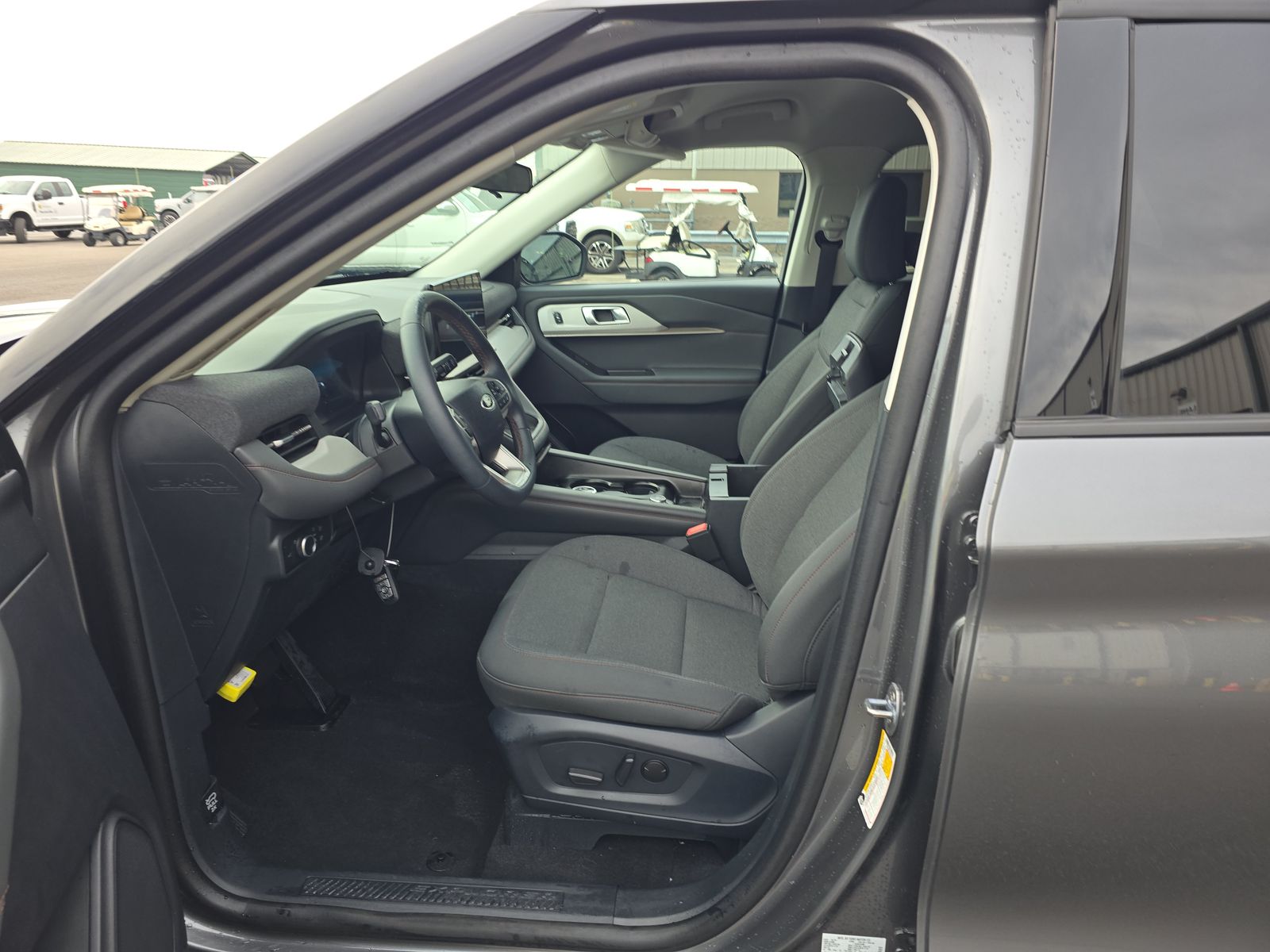 2025 Ford Explorer Active AWD