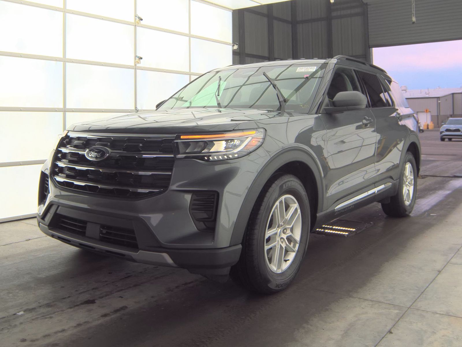 2025 Ford Explorer Active AWD