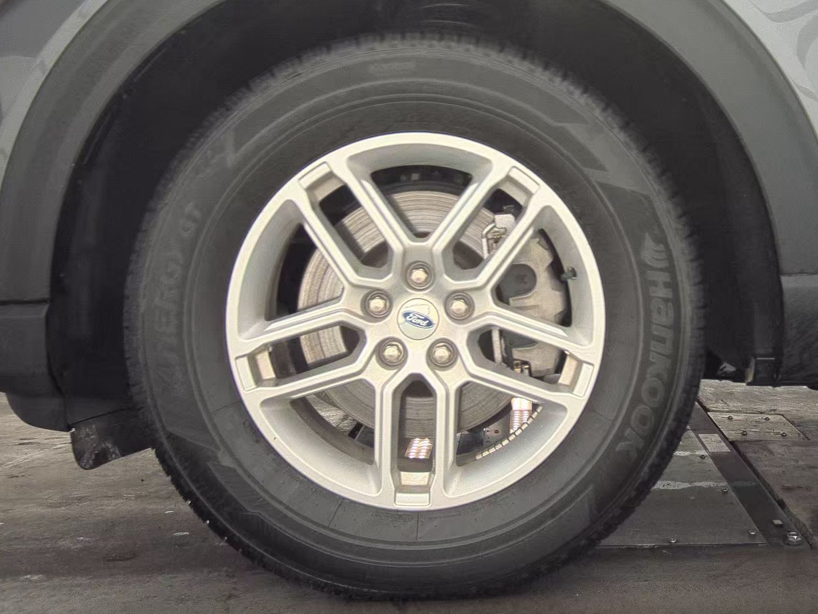 2025 Ford Explorer Active AWD