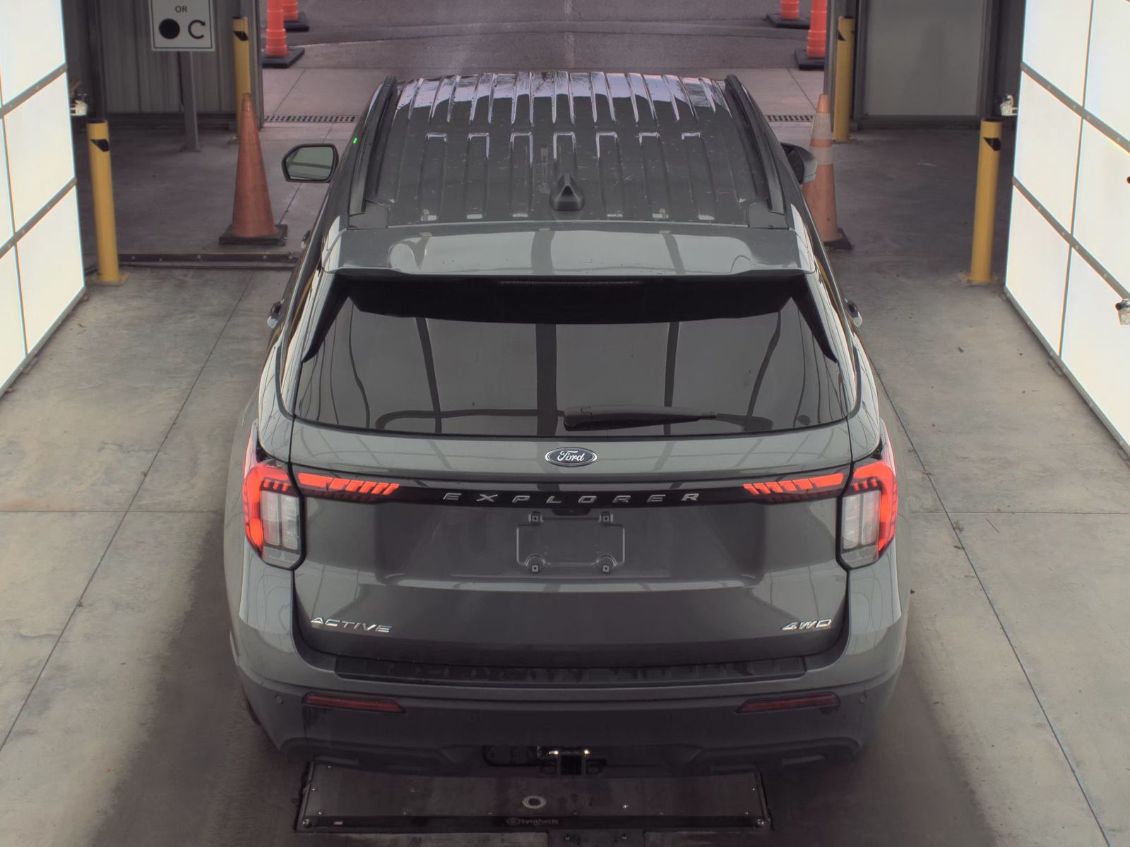 2025 Ford Explorer Active AWD