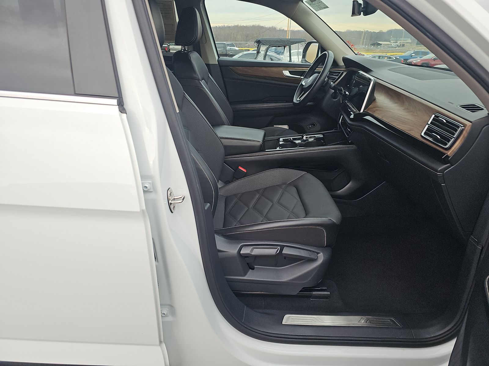 2024 Volkswagen Atlas 2.0T SE FWD