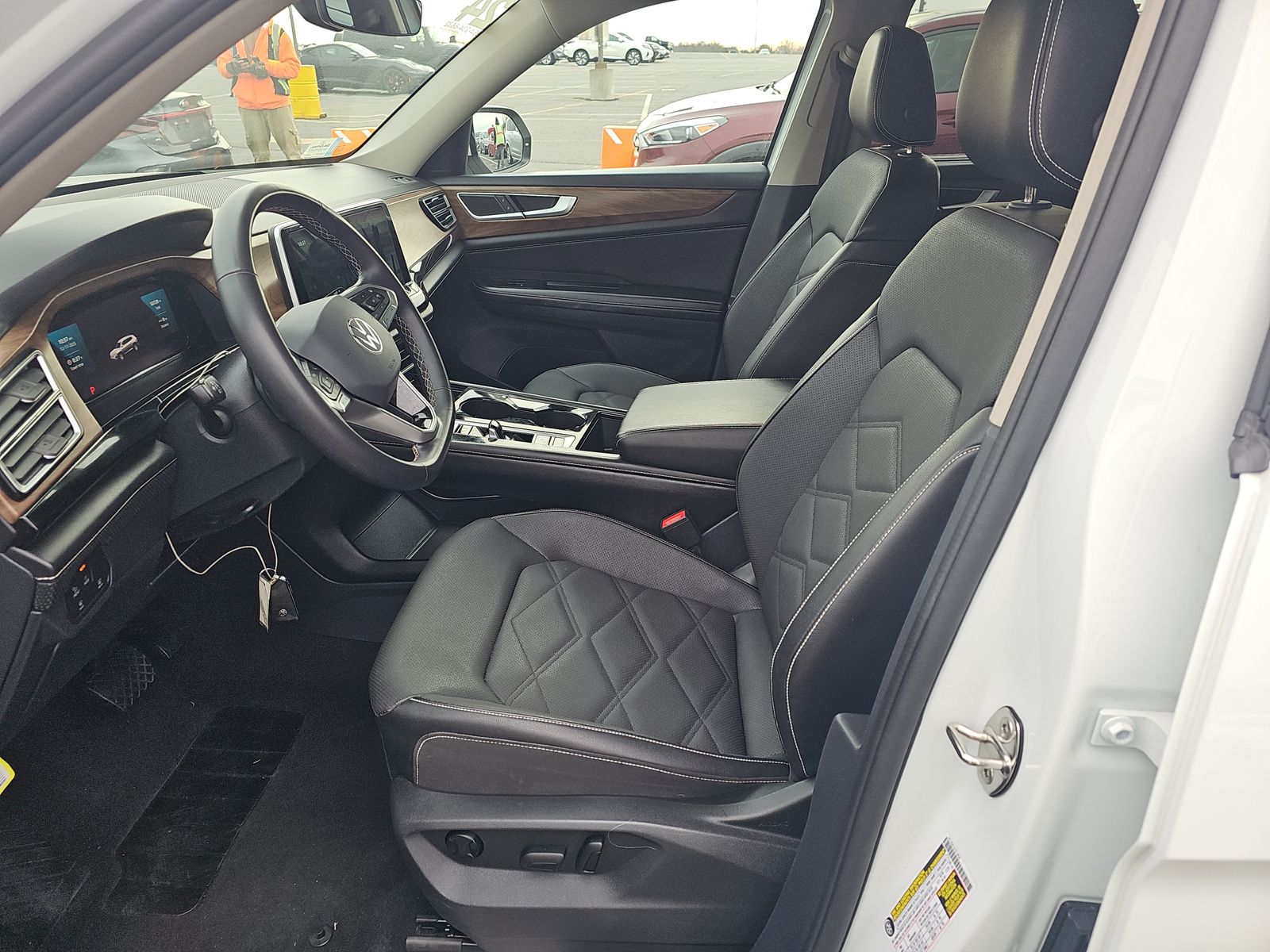 2024 Volkswagen Atlas 2.0T SE FWD