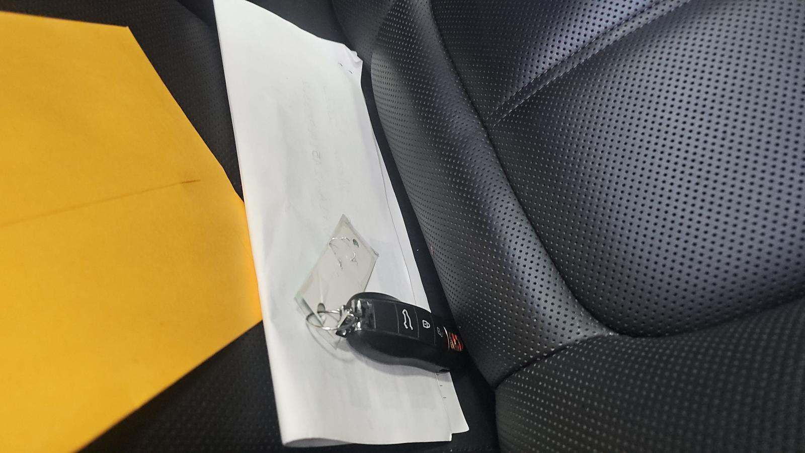 2023 Porsche Macan Base AWD