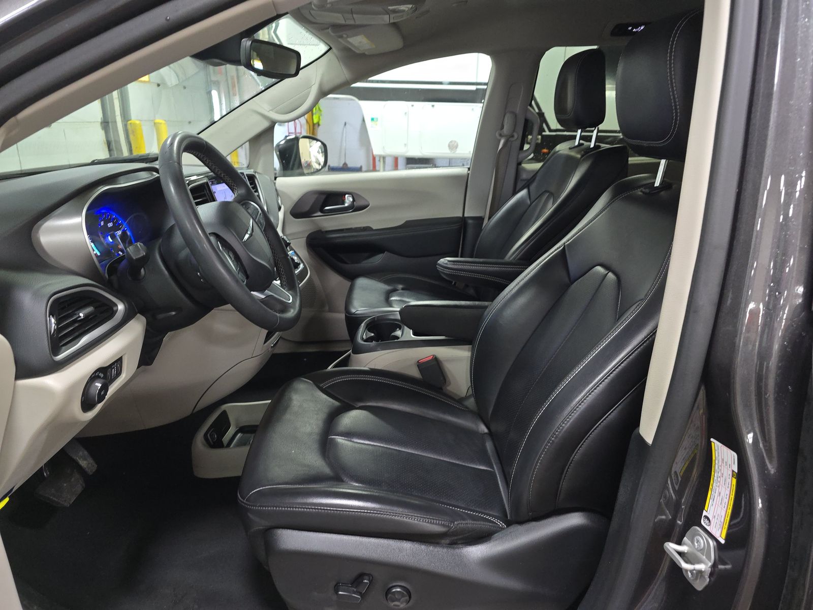 2023 Chrysler Pacifica Touring L FWD