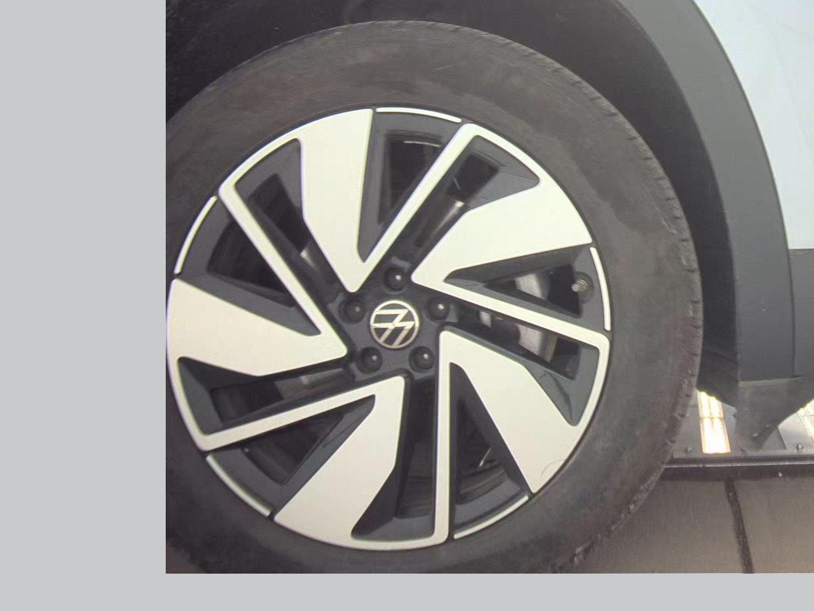 2025 Volkswagen Atlas 2.0T SE AWD