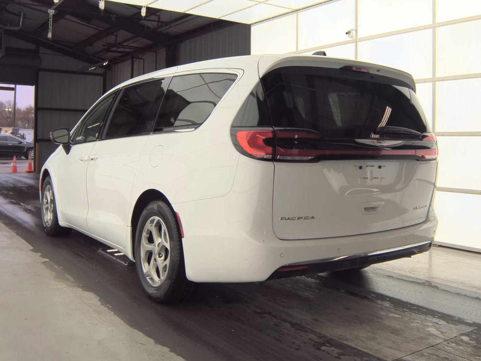 2024 Chrysler Pacifica Limited FWD