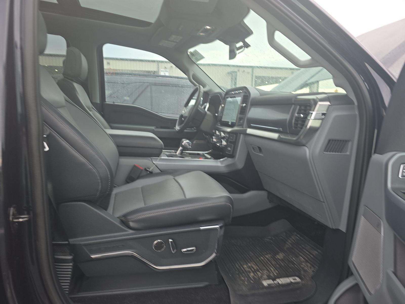 2023 Ford F-150 Lariat AWD