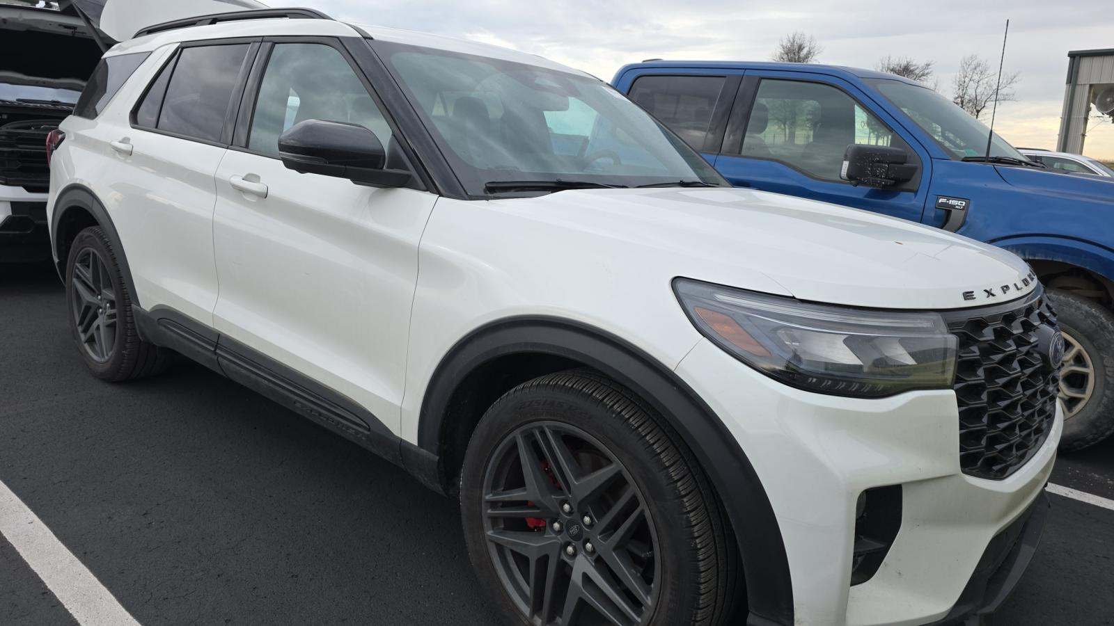 2025 Ford Explorer ST AWD