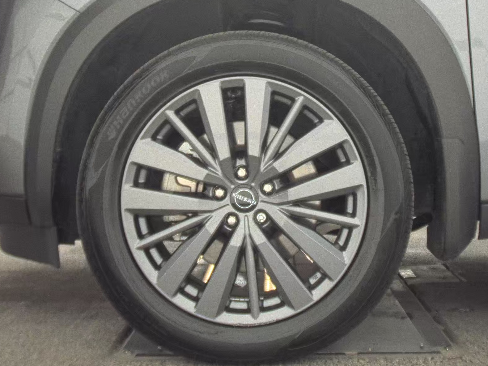 2024 Nissan Pathfinder SL FWD