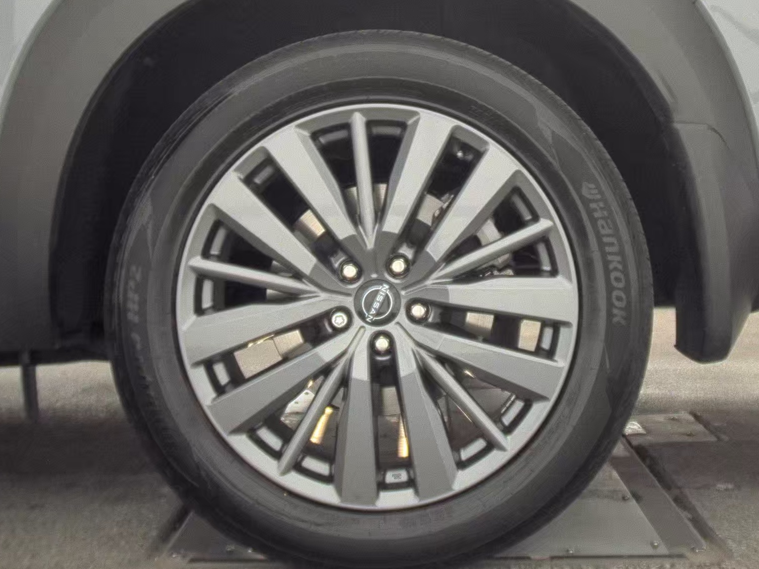 2024 Nissan Pathfinder SL FWD