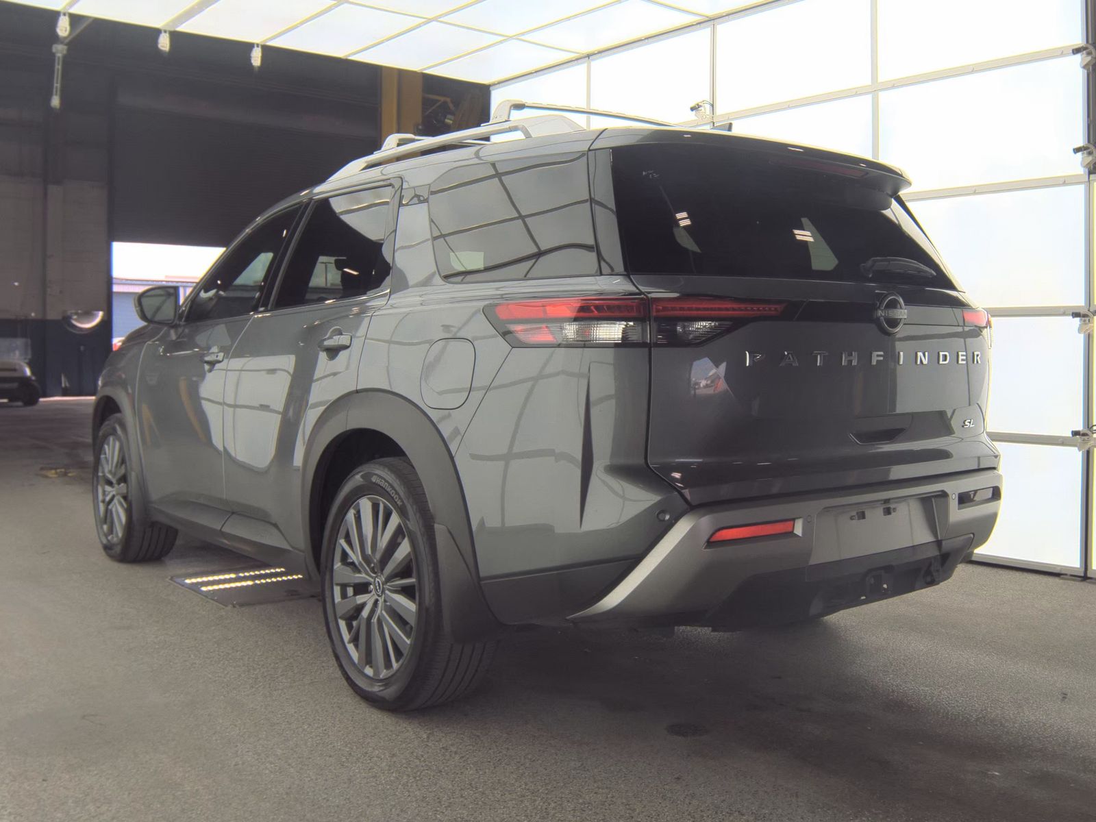 2024 Nissan Pathfinder SL FWD