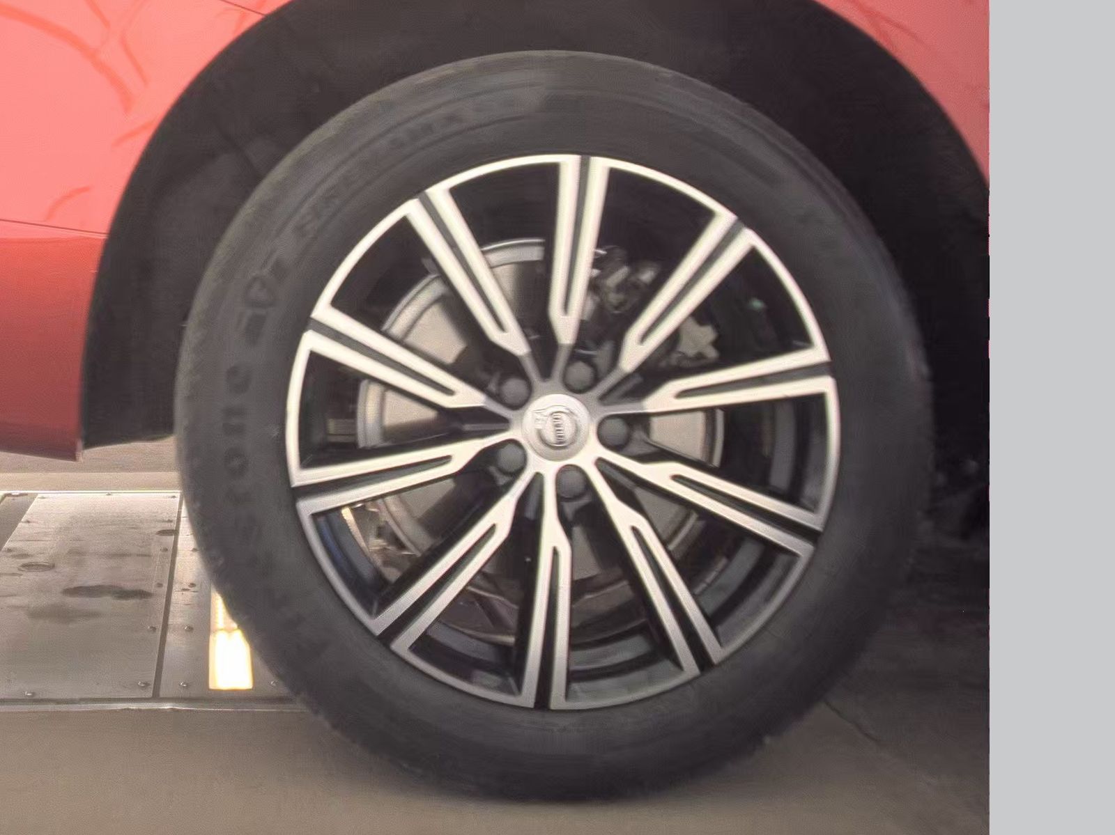 2019 Volvo XC60 Plug-In Hybrid T8 Inscription AWD