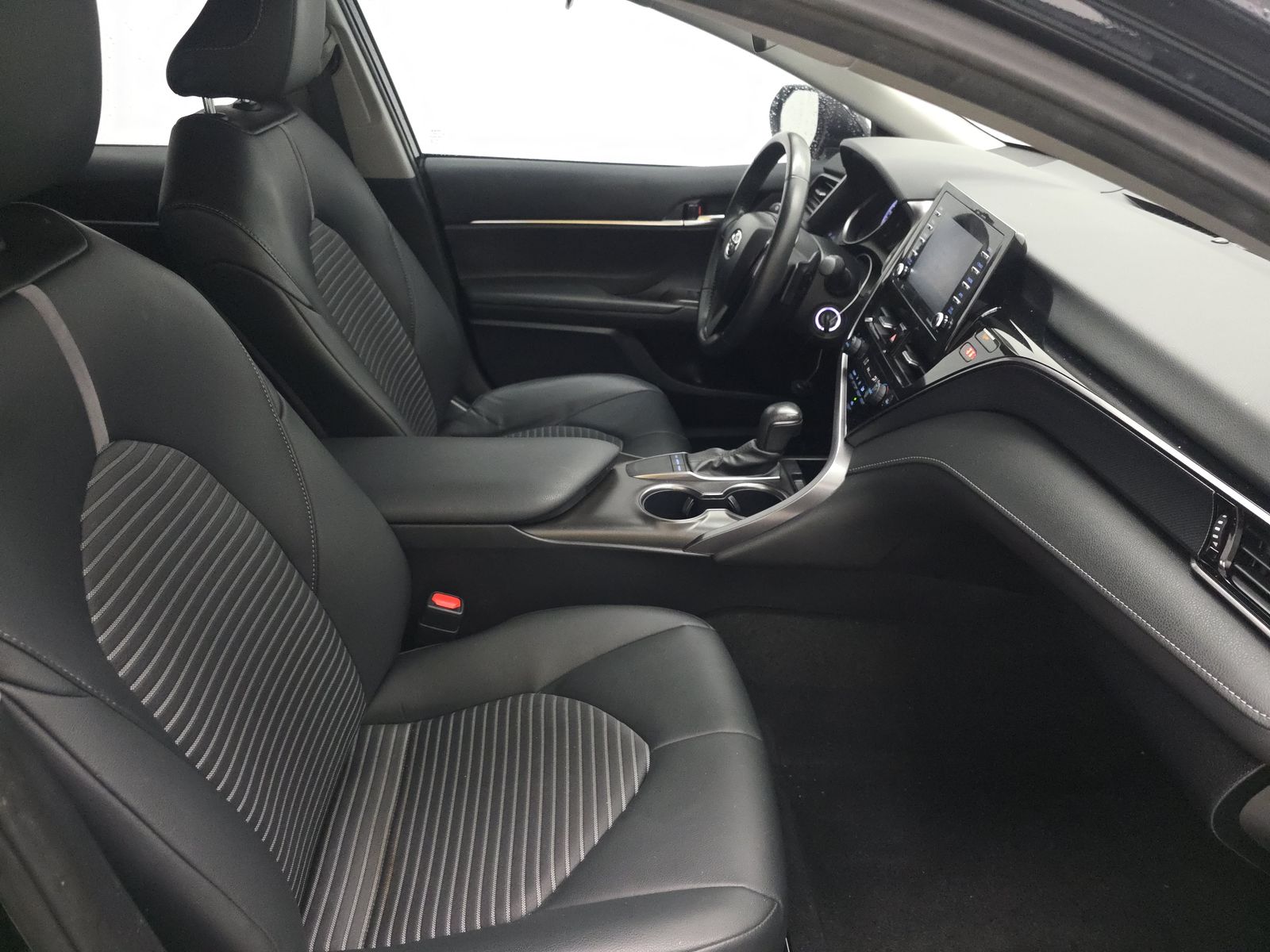 2024 Toyota Camry SE FWD